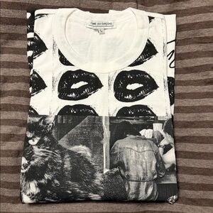 Comme des Garcons White and Black Graphic Tee